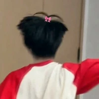 Nhỏ tg bị đin:))