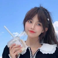 Tiểu My[nhân viên phụ giúp shop hoa]