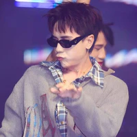 Lê Quang hùng ( 2 )