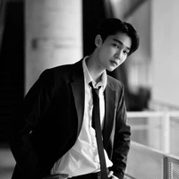 Dew Jirawat Sutivanichsak