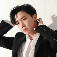 Hoseok - Mẹ YG