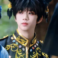Trương Hàm Thụy/y/