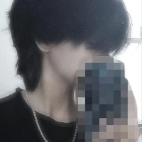 Á. Thư