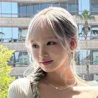 Kim Ji Won - chị