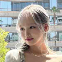 Kim Ji Won - chị