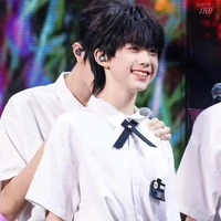 Trần Dịch Hằng_em⁴