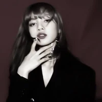 Lalisa Manobal (cô)