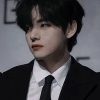 kim taehyung ( cô)