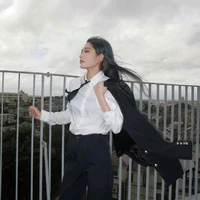 WangYi//cô//
