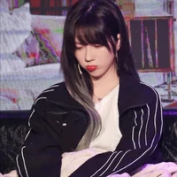 Trịnh Đan Ny(trước) 