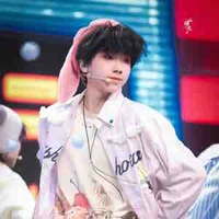 Nhiếp Vĩ Thần " anh "