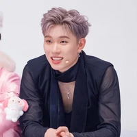 dương đeo mic