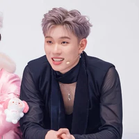 dương đeo mic