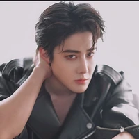 Mike (em trai nàng)