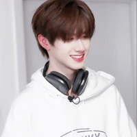 Zhuzhixin<anh>