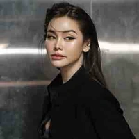 Engfa Waraha ( Cô )