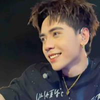 Quang Hùng ( Hồng) 