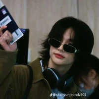 Hwang Hyunjin- hắn