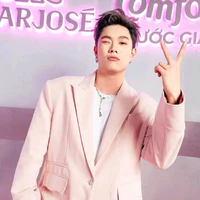 dương đeo mic