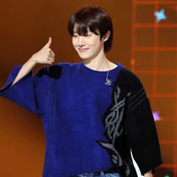 Jung Ho-seok (ba của 2 cô)