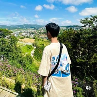 Yiwei ( Vương Thuyên )