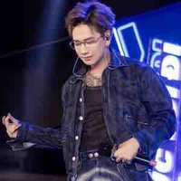 Long Hoàng(Lou Hoàng)