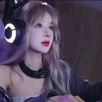 Huỳnh Diệp Ái Vy nu9 (Mid)