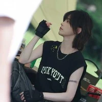 vương hiểu giai( thảo)