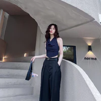 Jane(J)