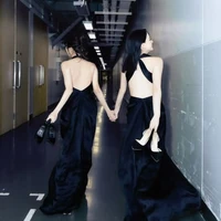 Nắm Tay Nhau Vượt Qua Đại Dương