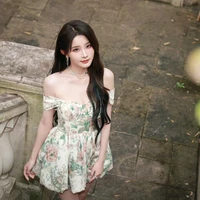 Châu Thi vũ(chị )