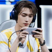 Nghiêm Hạo Tường _ chủ tịch _ anh