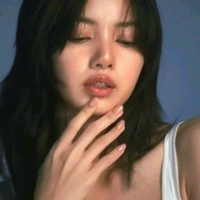 Lalisa Manobal (Cô)