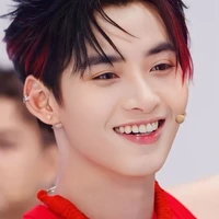 Hùng Huỳnh 