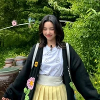 Soyeon(hàng xóm Lisa)