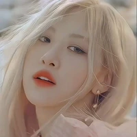 Kim Chaeyuong "em"