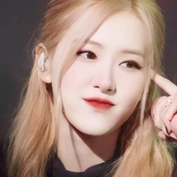 Kim Chaeyuong "em"