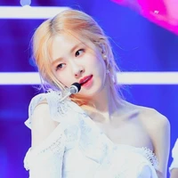 Rose(cô)