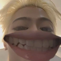 trai đẹp cừ nhe răng nò:>