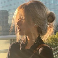 KHÁNH LINH