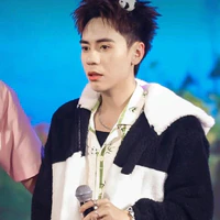 quang hùng