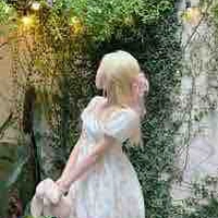 Nguyễn thị Khánh ly (cô)