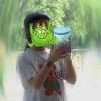 Bé heo 
