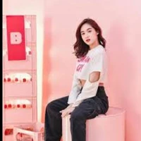 neko naerunchara[chị nàng]