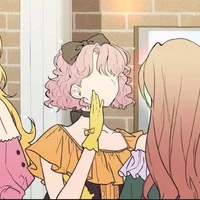 Nhân vật quần chúng nữ