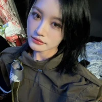 Trương Hân (chị 3 cô)