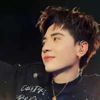 quang hùng