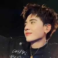 quang hùng