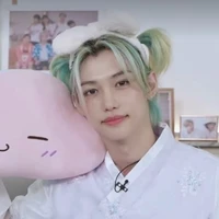 Felix (con của 2min)