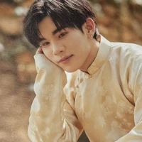 Trịnh Nhật Tư ( Fourth)